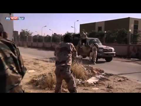 شاهد الجيش الليبي يسيطر على مواقع للمتشددين في بنغازي